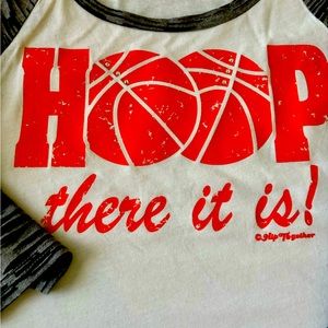 Basketball Fan shirt size small hoop there it is